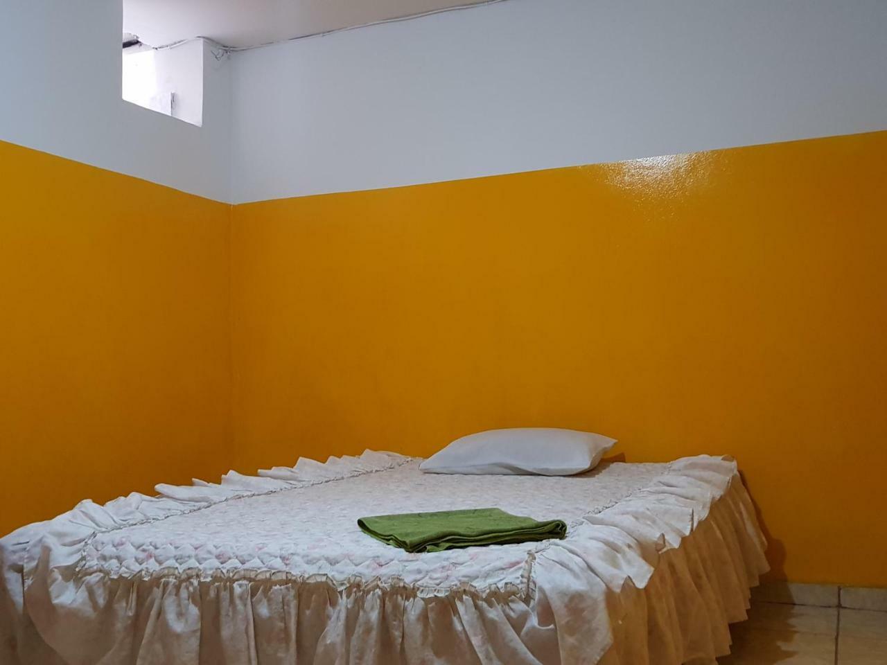 Hospedaje Jacaranda Ica Esterno foto